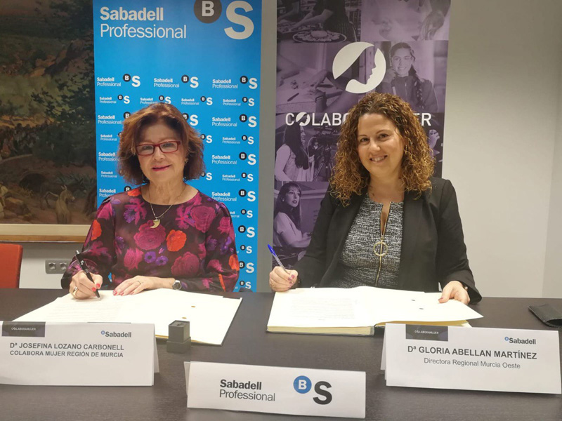Firma del convenio de Colabora Mujer con el Banco de Sabadell